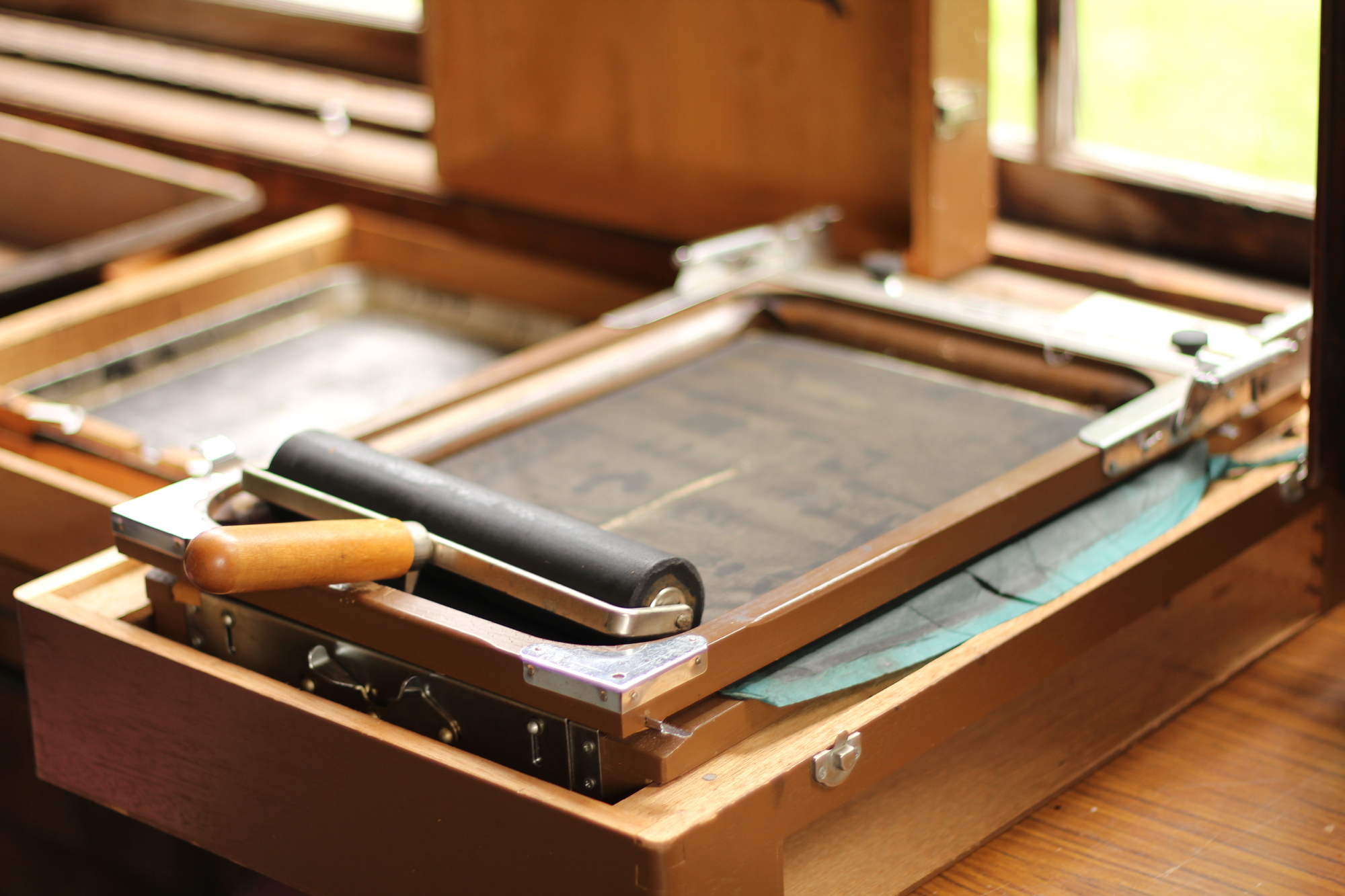 花と鳥の彫刻 鉄瓶 木箱付き