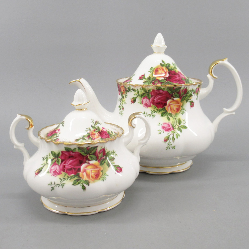 ロイヤルアルバートの食器は高く売れる？買取相場や代表作を解説