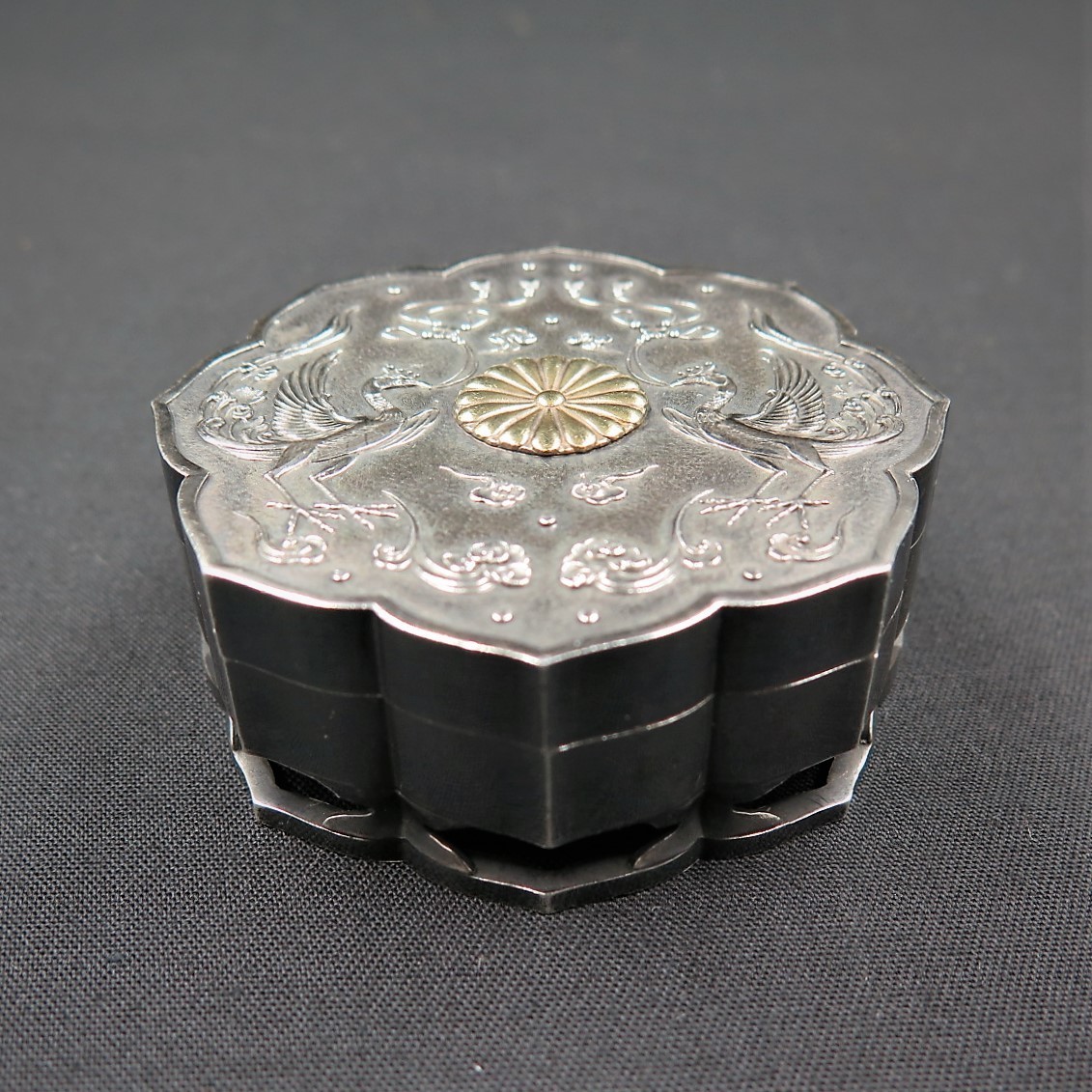 純銀製 SOGO 鶴型 ボンボニエール 1932年 共箱付 香合 皇族 純銀製 SOGO 鶴型 ボンボニエール 1932年 共箱付 香合 皇族 純銀製