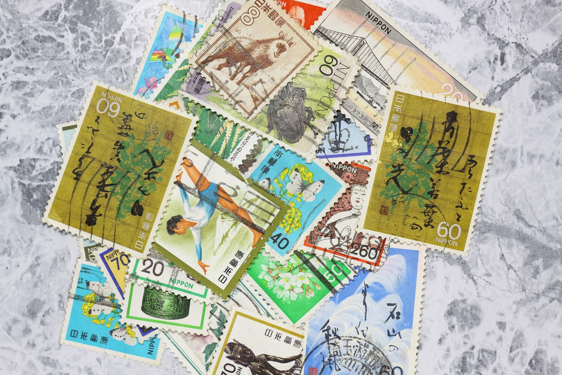 切手買取はどこがいい？おすすめの依頼先4選と損しない選び方を専門家が解説｜骨董品に関するコラム【骨董・古美術-日晃堂】