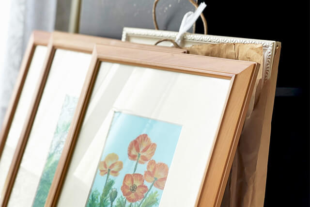 絵画買取の査定風景