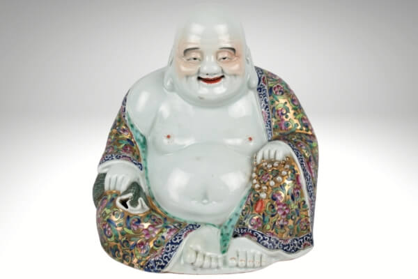 捨ててはいけない骨董品は？価値あるものの特徴や高く売るためのポイントなど