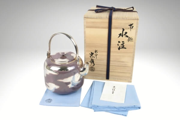 捨ててはいけない骨董品は？価値あるものの特徴や高く売るためのポイントなど