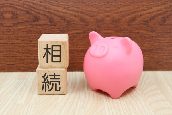 骨董品や美術品を相続したら相続税が必要！？評価額の決め方や注意点など