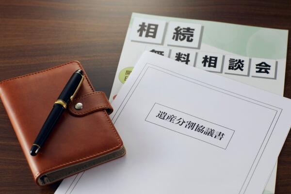 骨董品や美術品を相続したら相続税が必要！？評価額の決め方や注意点など