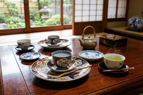 有田焼と伊万里焼の違いは？それぞれの有名窯元やその他焼き物についても解説