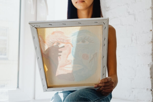 絵画の汚れやダメージは価値を下げる？シミ・カビ・破れがある絵画の買取
