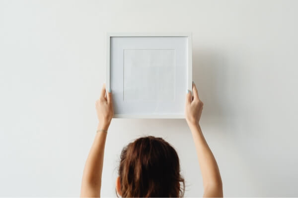 絵画の汚れやダメージは価値を下げる？シミ・カビ・破れがある絵画の買取