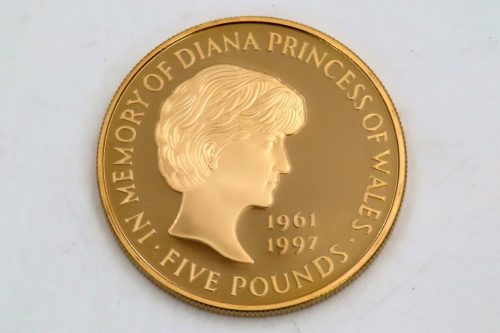 高価買取が期待できるダイアナ妃追悼記念5ポンド金貨（1999年発行）の表面
