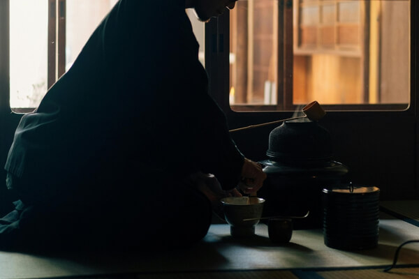 骨董品の花押(かおう)とは?意味や書付との違い、茶道具の価値・買取ポイントを解説