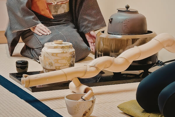骨董品の花押(かおう)とは?意味や書付との違い、茶道具の価値・買取ポイントを解説