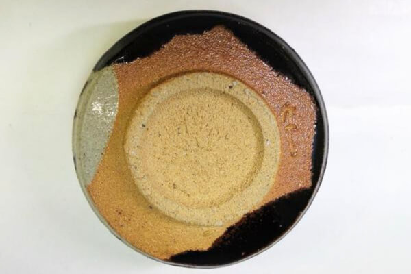 茶碗・陶磁器の「高台」とは?種類や見方、価値が変わる骨董品買取のポイント