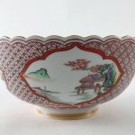 赤絵の幾何学模様と山水画が美しい五代三浦竹泉の茶碗