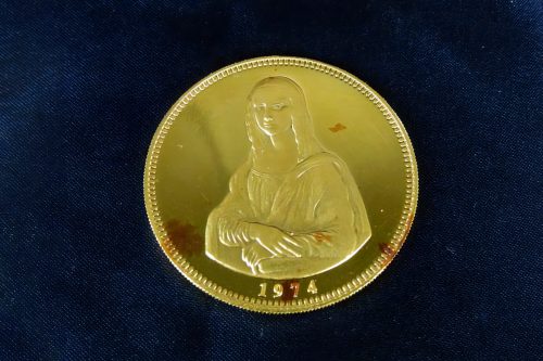 1974年に発行された純金製のモナリザ来日記念メダル