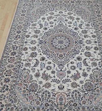ナイン産ペルシャ絨毯