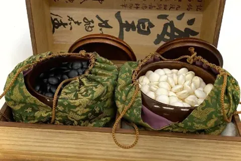 骨董品の碁石