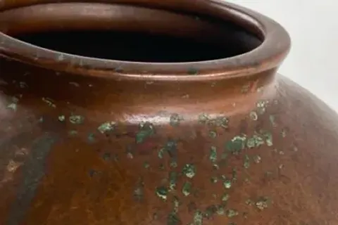 汚れのある骨董品