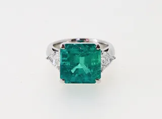 エメラルド・リング