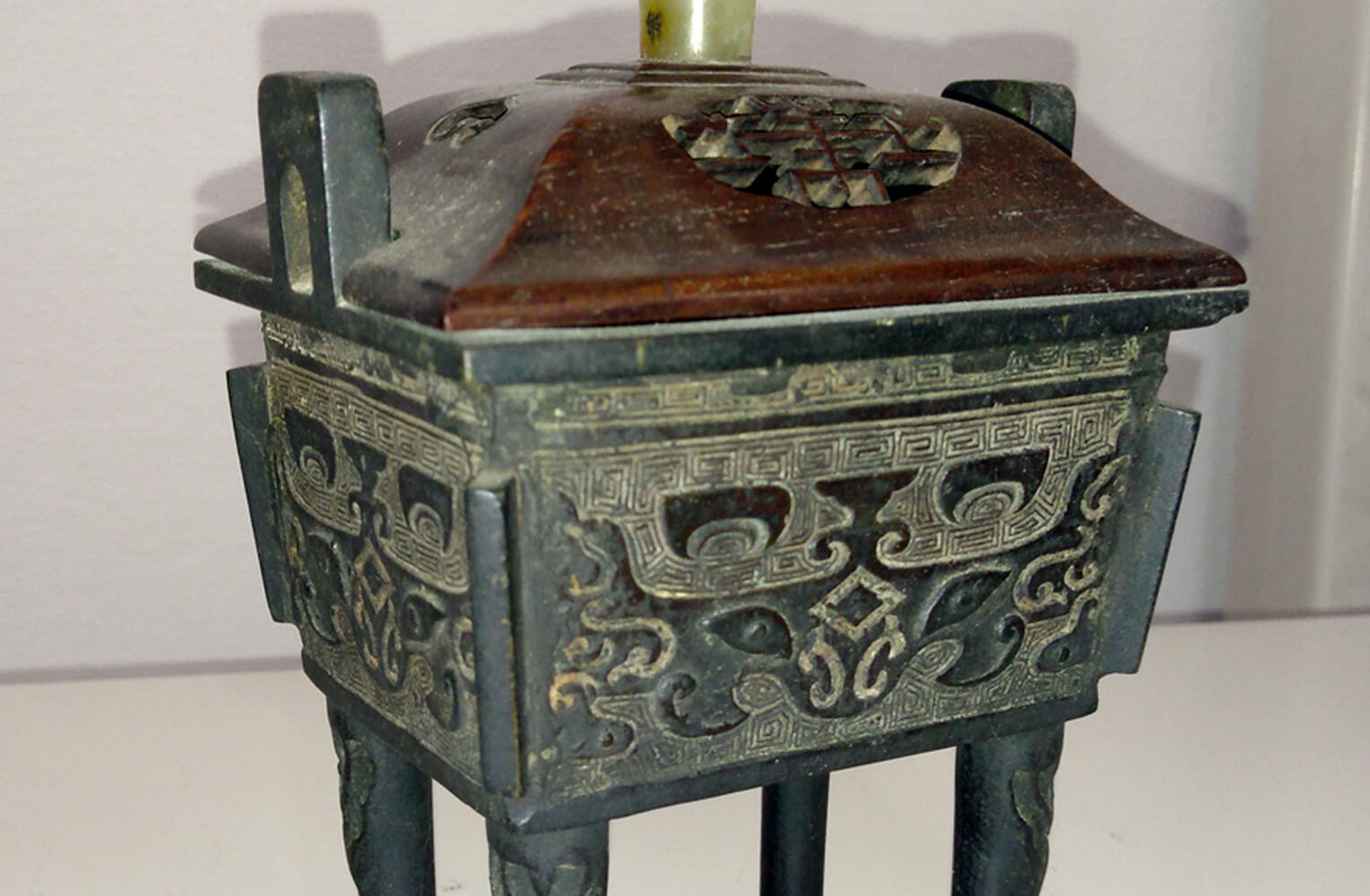 お得安い中国美術品　古銅　足付　鳥摘み　青銅　香炉（初品・買取品） その他